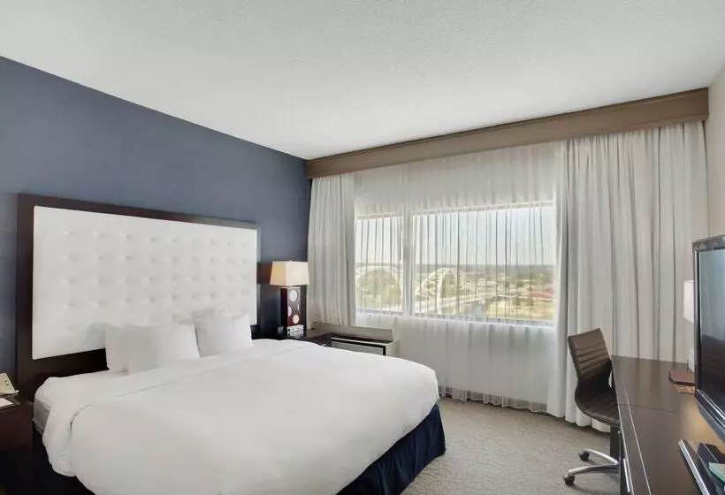 هتل Doubletree By Hilton Little Rock