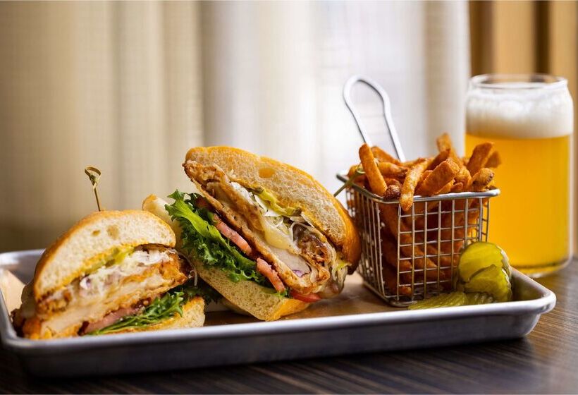 هتل Doubletree Suites By Hilton Austin Downtown Capitol