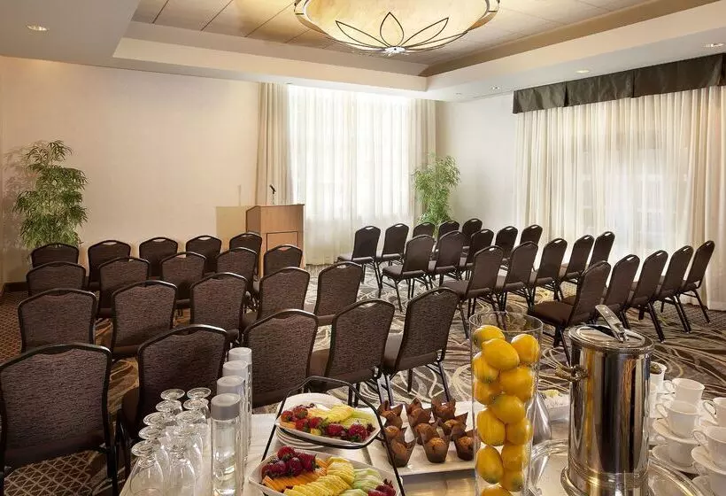 호텔 Doubletree Suites By Hilton Austin Downtown Capitol