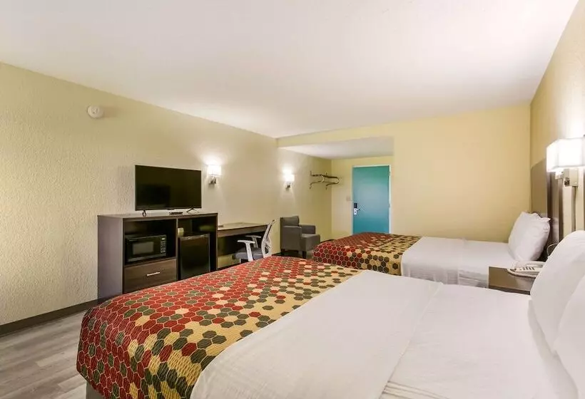 Отель Inn At York