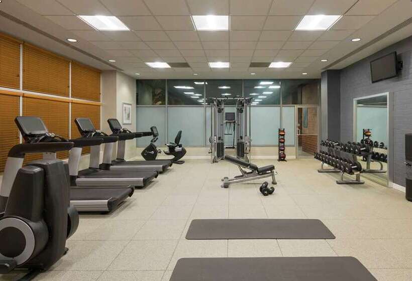 فندق Embassy Suites By Hilton Baltimore At Bwi Airport