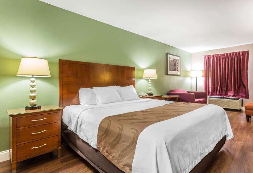 فندق Quality Inn & Suites Near Robins Air Force Base