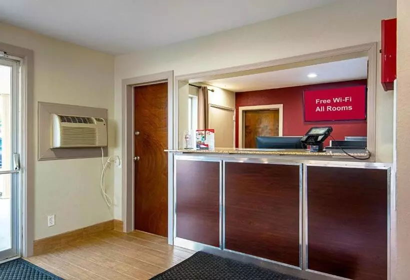 בית מלון כפרי Red Roof Inn Cameron