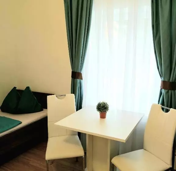 Aamiaismajoitus (B&B) Kőszeg Panzió