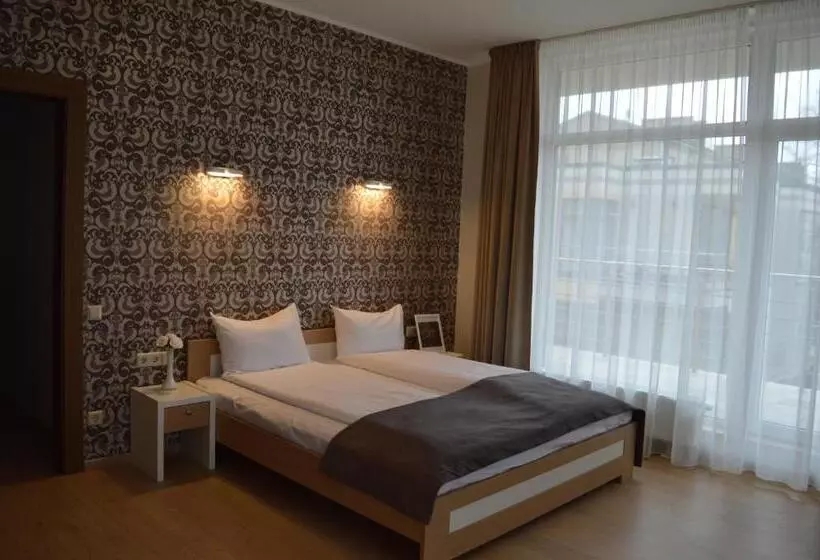 Black Pearl Apartments