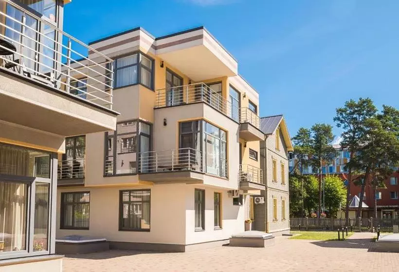 Black Pearl Apartments