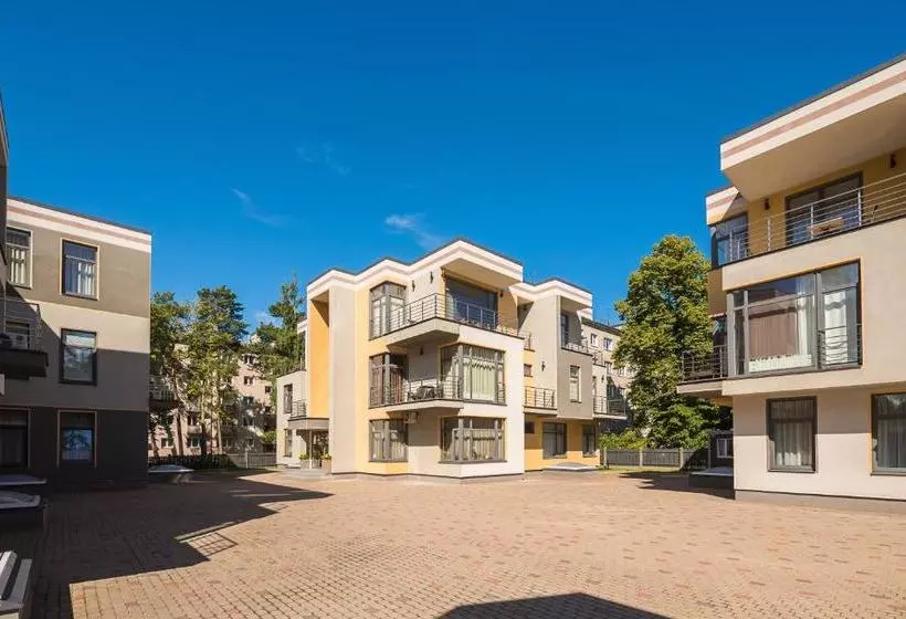 Black Pearl Apartments