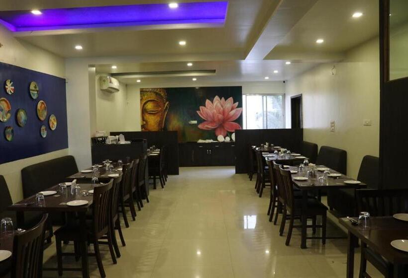 هاستل Yash Executive