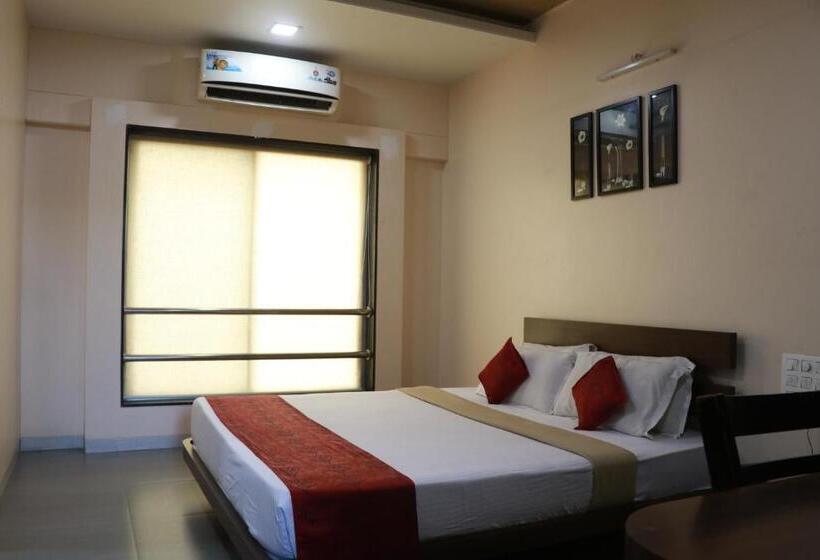 هاستل Yash Executive