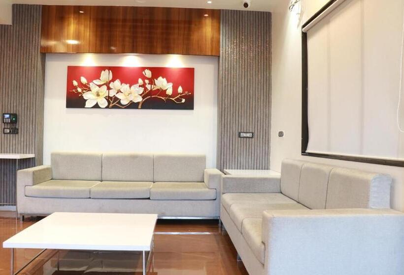 هاستل Yash Executive