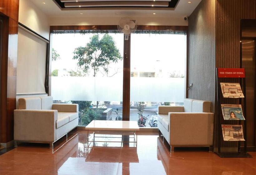 هاستل Yash Executive