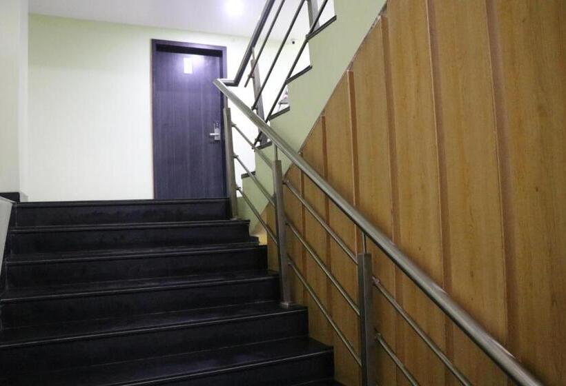 هاستل Yash Executive