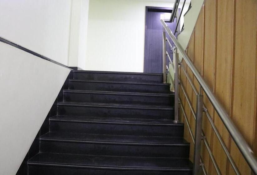 هاستل Yash Executive