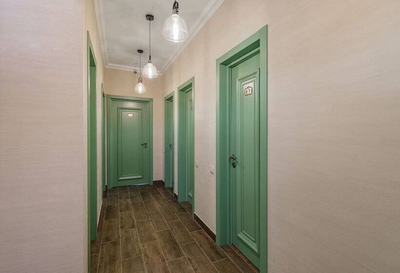 Bon Son Hotel & Hostel