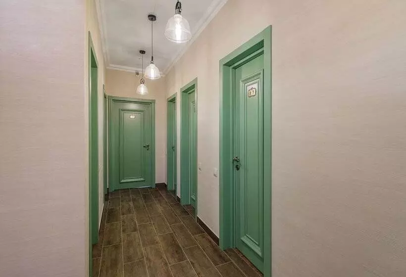 Bon Son Hotel & Hostel