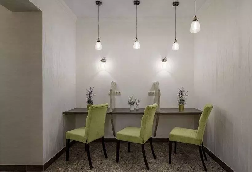 Bon Son Hotel & Hostel