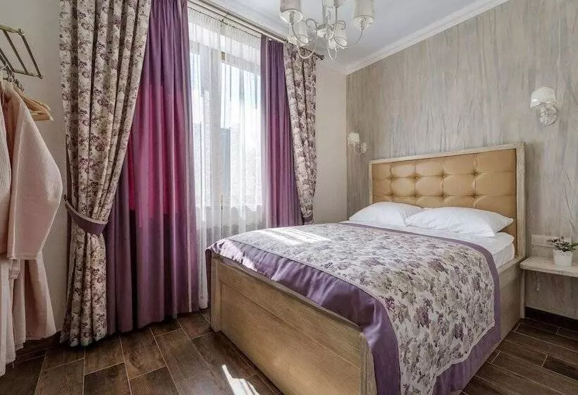 Bon Son Hotel & Hostel