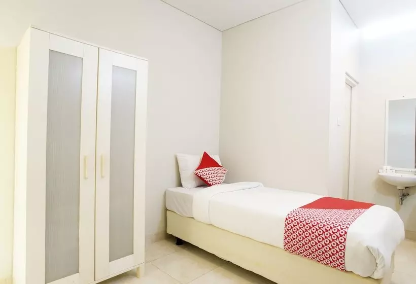 هتل Griya Damai Syariah By Oyo Rooms