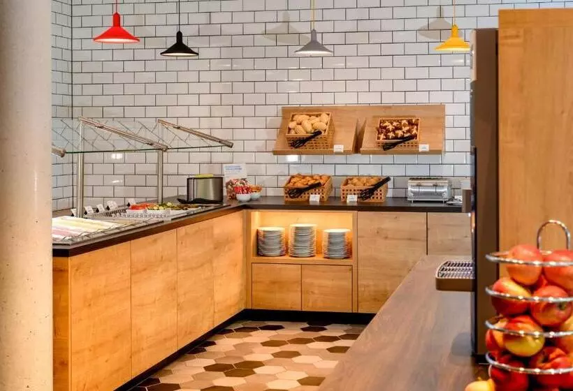 Hotelli Holiday Inn Express Göttingen, An Ihg