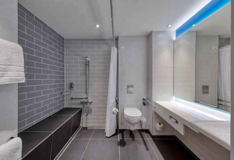 호텔 Holiday Inn Express Göttingen, An Ihg