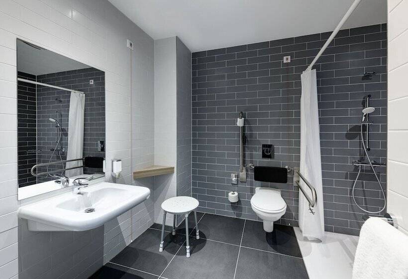 호텔 Holiday Inn Express Göttingen, An Ihg