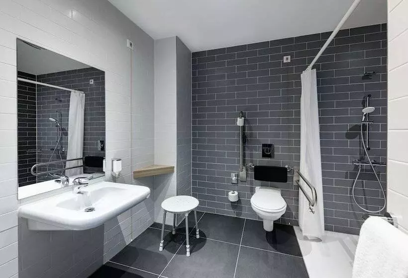 Hotelli Holiday Inn Express Göttingen, An Ihg