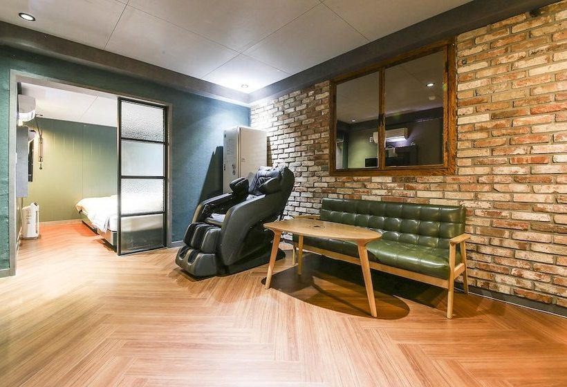 酒店 Changwon  Play