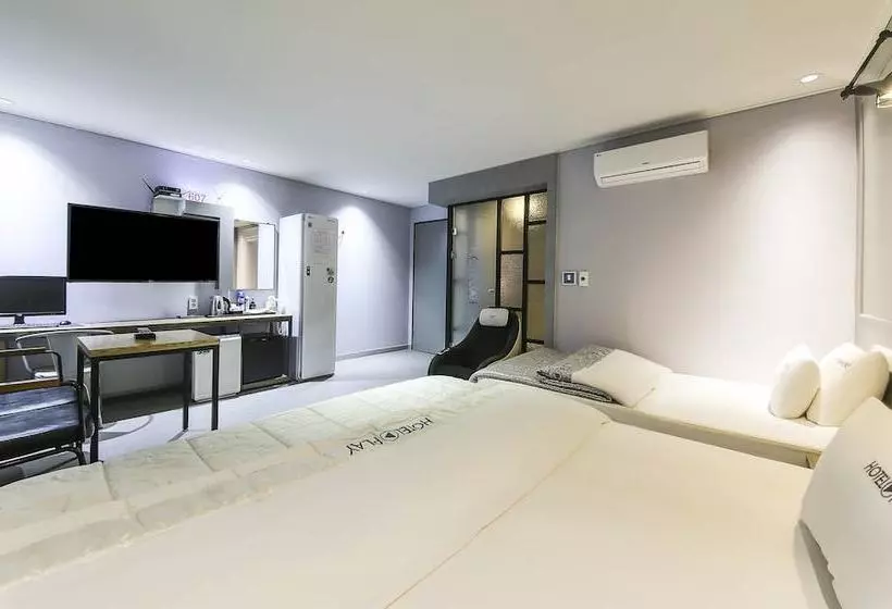 Hotelli Changwon  Play