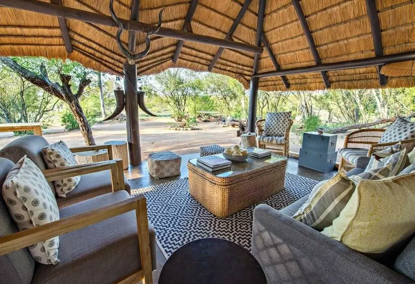 ホテル Pungwe Safari Camp