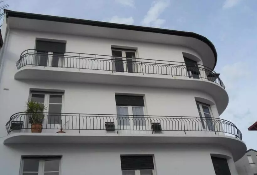 Aamiaismajoitus (B&B) Toki Alai