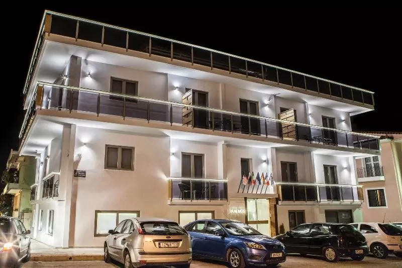 هتل Anemos Rooms & Apartments