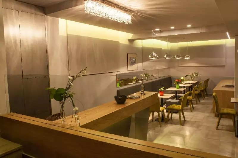 هتل Anemos Rooms & Apartments