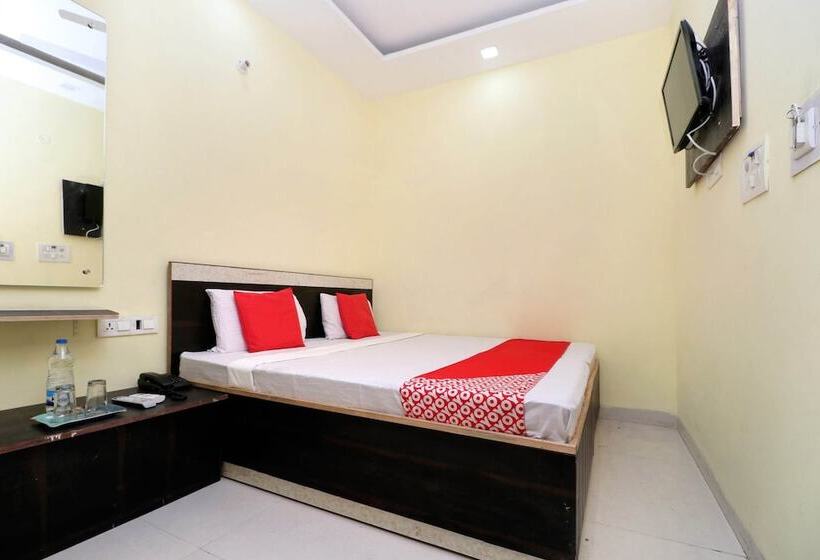 Hotel O Gian Residency