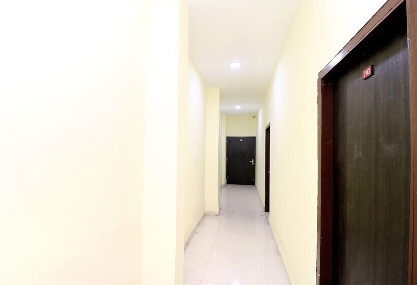 Hotel O Gian Residency