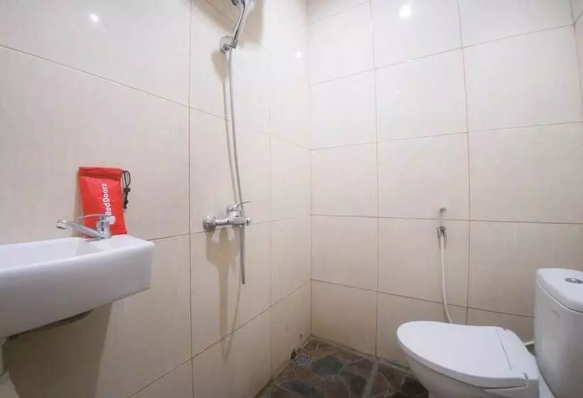 Hotelli Reddoorz Near Tvri Gorontalo