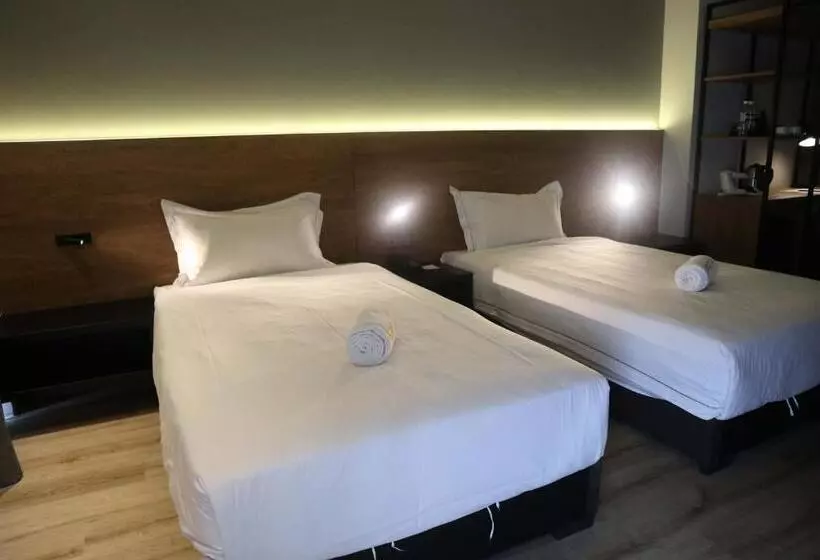 Roxy Hotel Padungan
