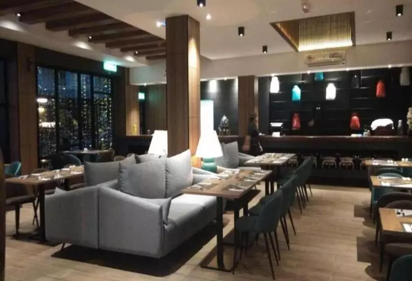 Roxy Hotel Padungan