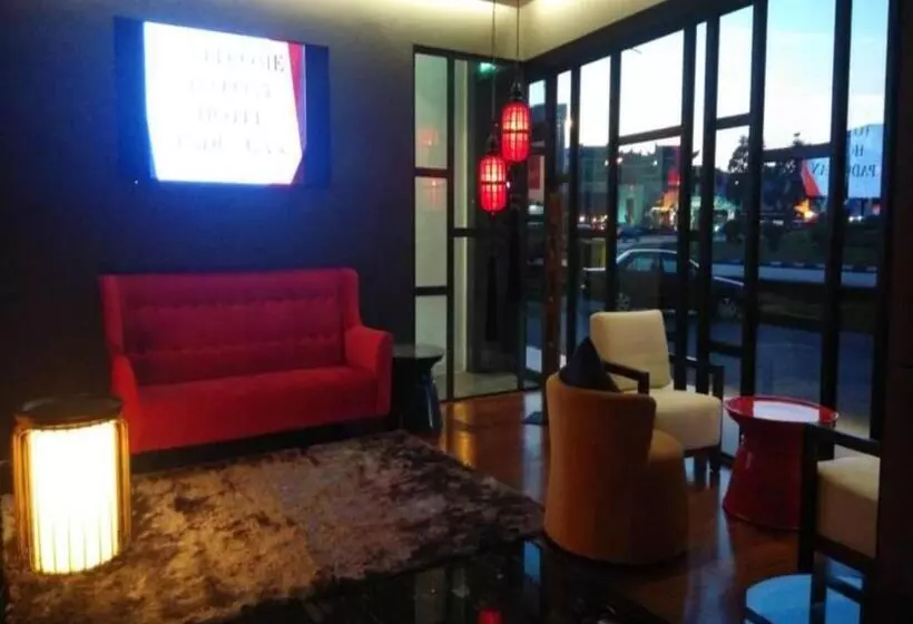 Roxy Hotel Padungan