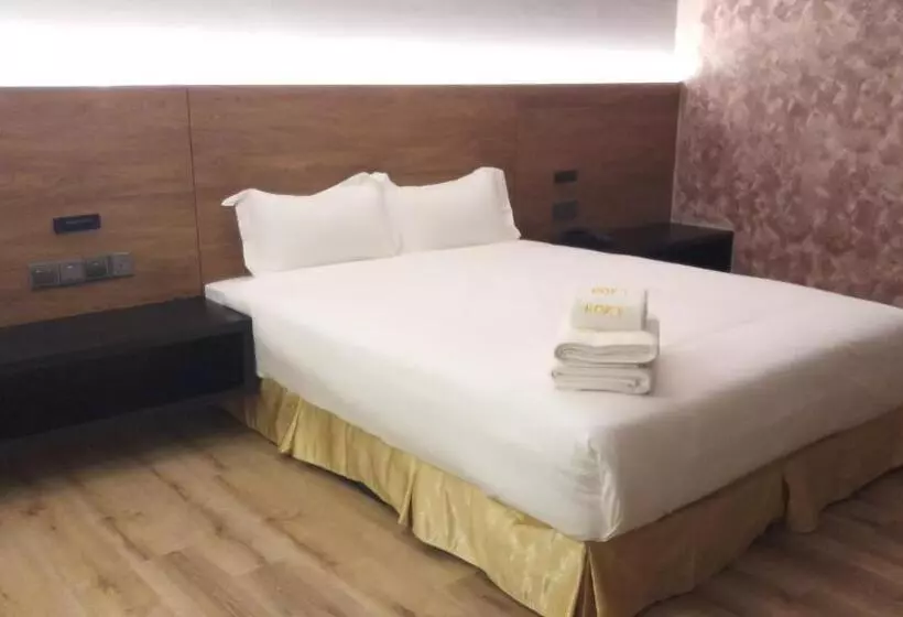 Roxy Hotel Padungan