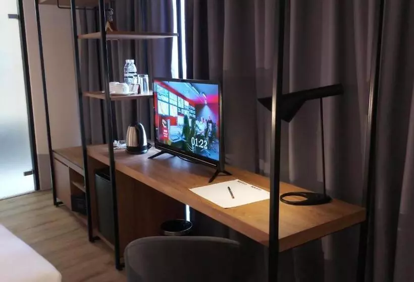 Roxy Hotel Padungan