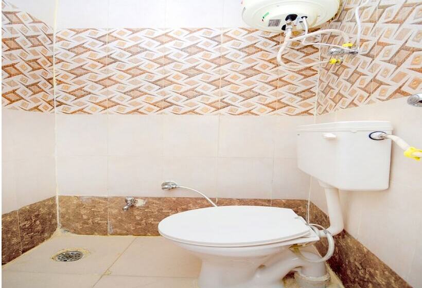 酒店 The Sai Palace By Oyo Rooms