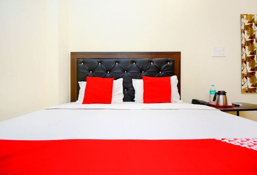 酒店 The Sai Palace By Oyo Rooms