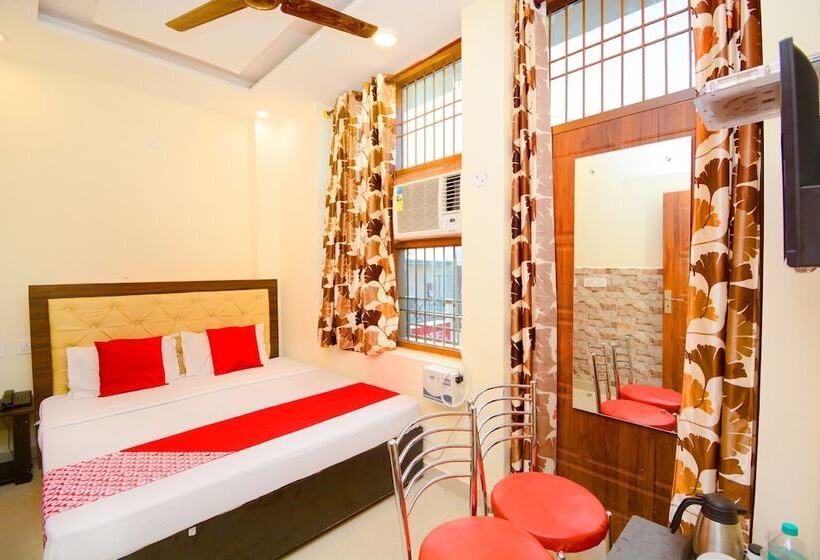 酒店 The Sai Palace By Oyo Rooms