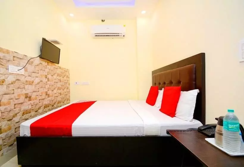 هتل The Sai Palace By Oyo Rooms
