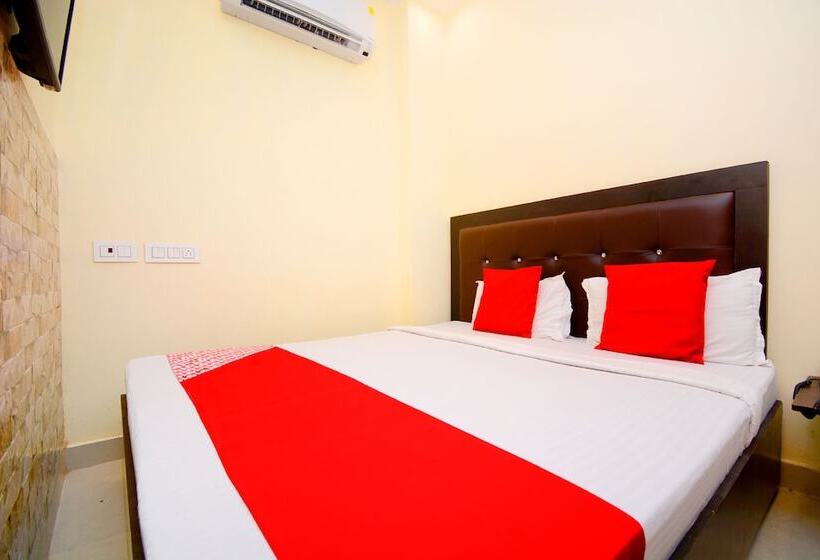 酒店 The Sai Palace By Oyo Rooms