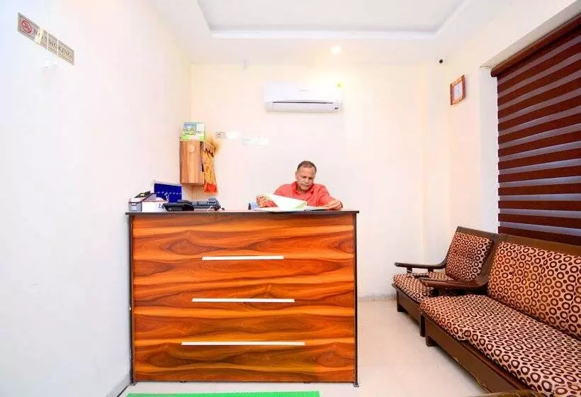هتل The Sai Palace By Oyo Rooms