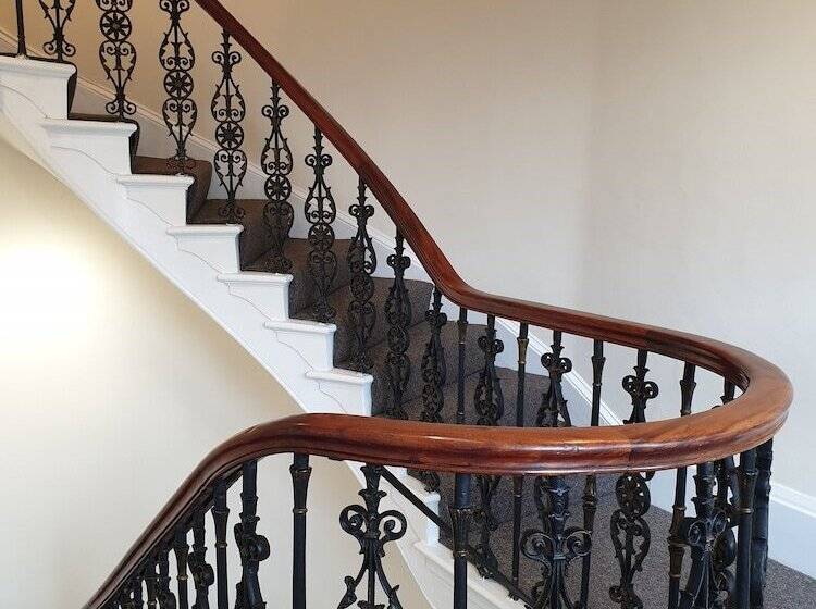 Mcmillan House Studio Apartments