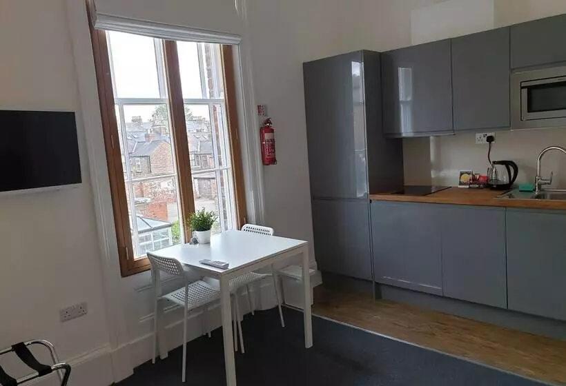 Mcmillan House Studio Apartments