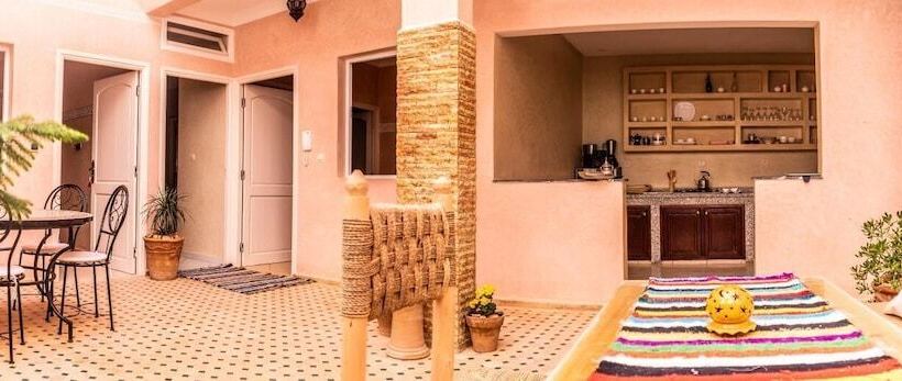 پانسیون Inna Guest House