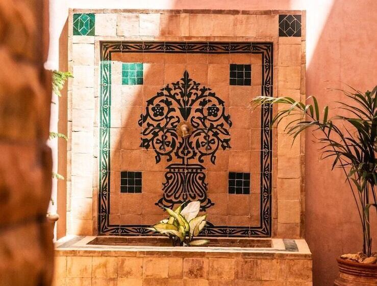 پانسیون Inna Guest House